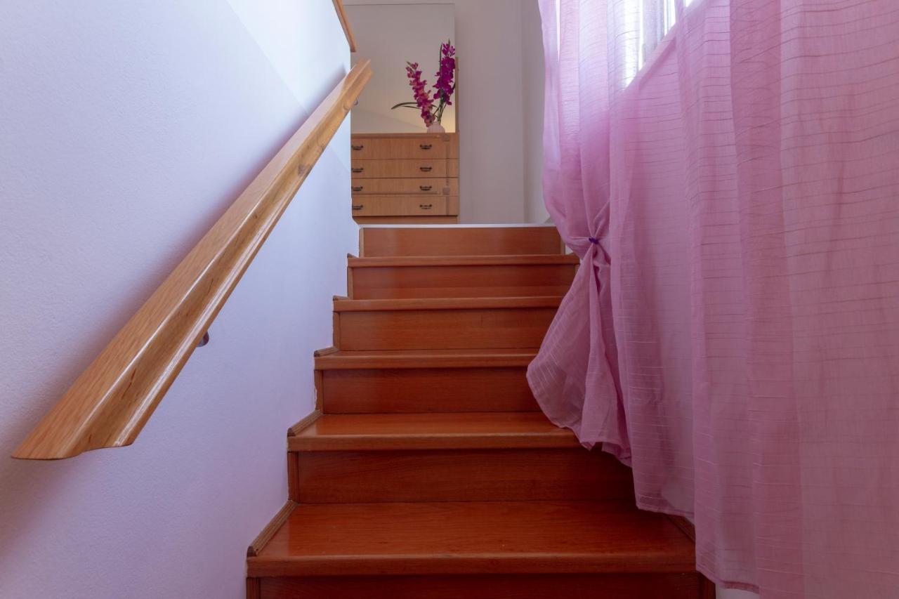 באלה Holiday Stone House מראה חיצוני תמונה