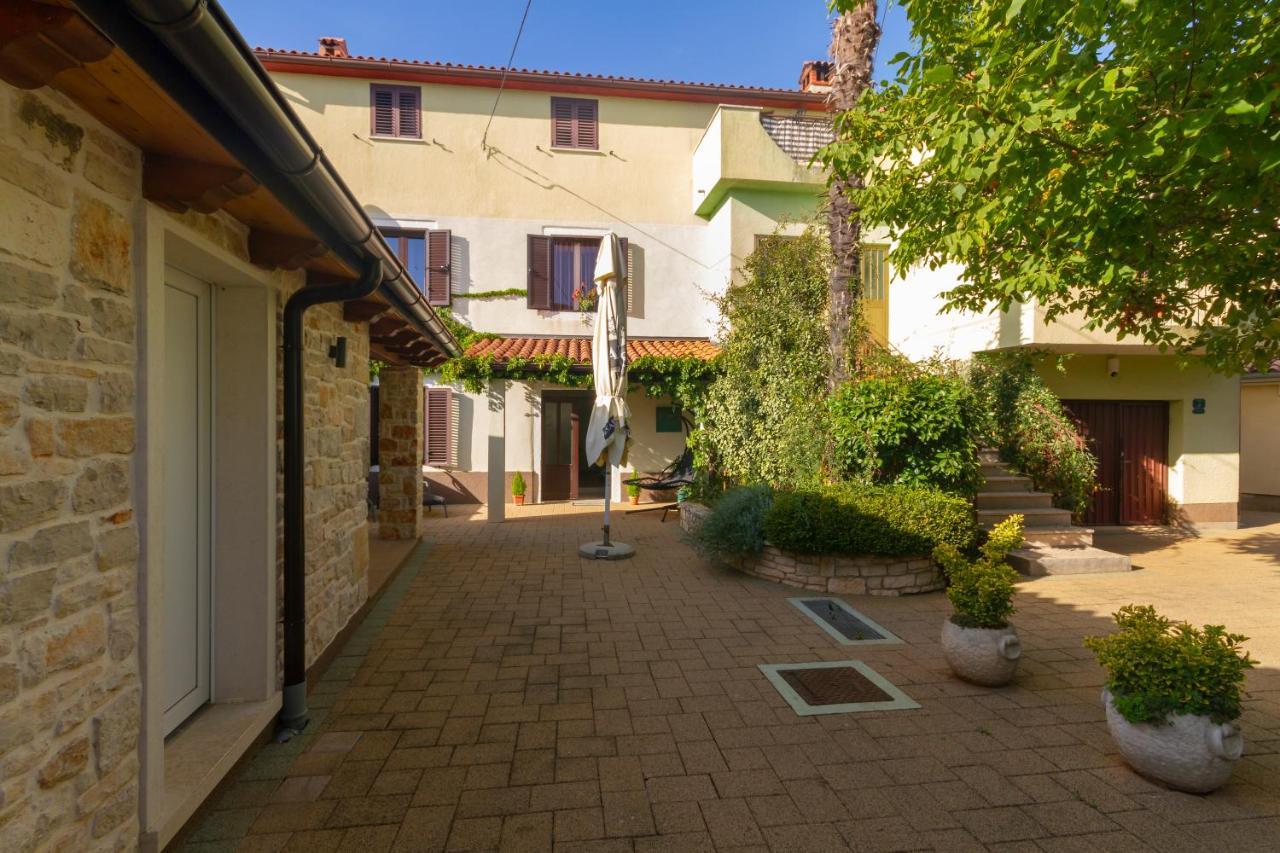 באלה Holiday Stone House מראה חיצוני תמונה