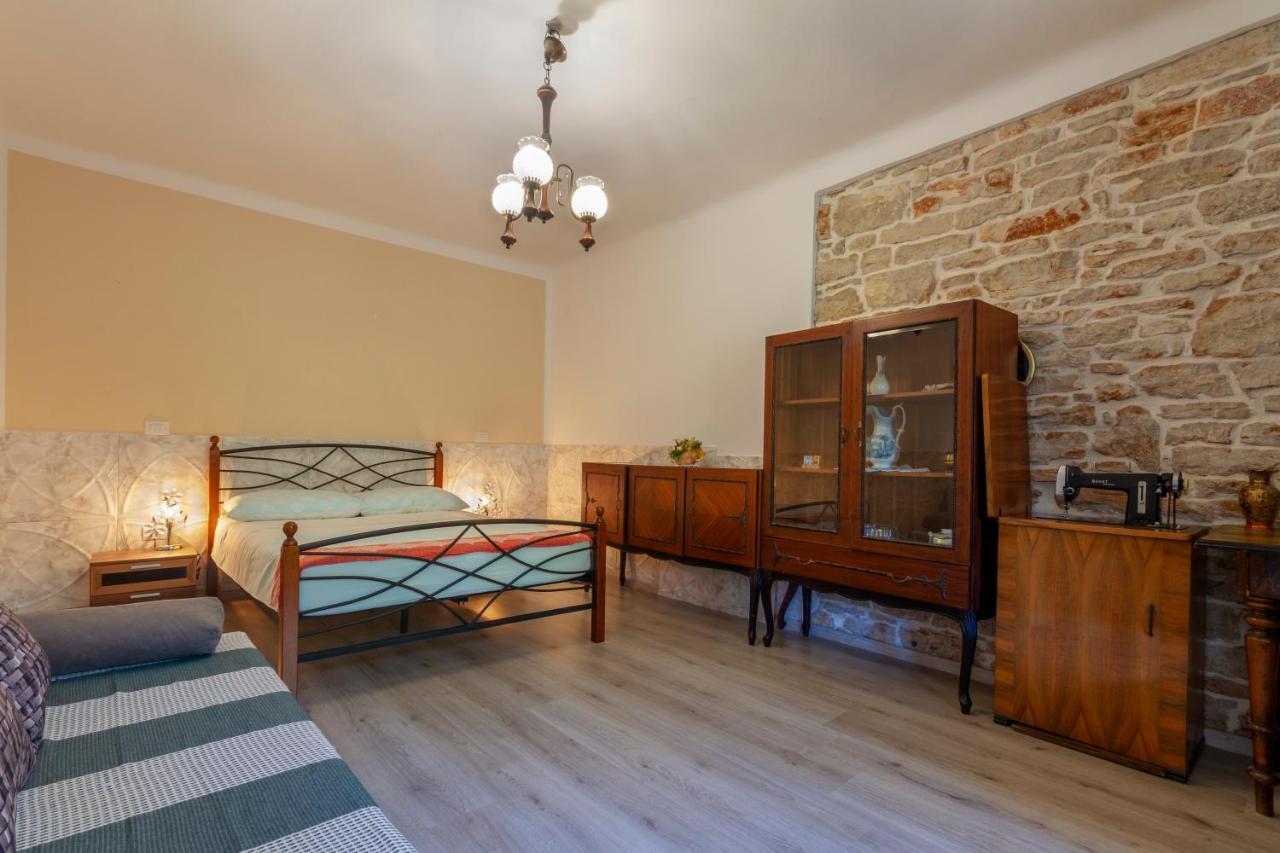 באלה Holiday Stone House מראה חיצוני תמונה