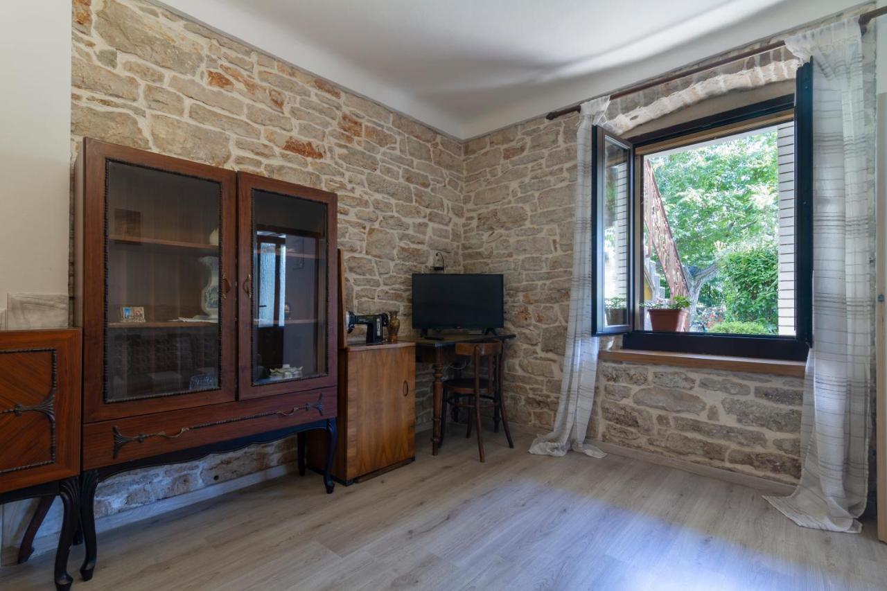 באלה Holiday Stone House מראה חיצוני תמונה