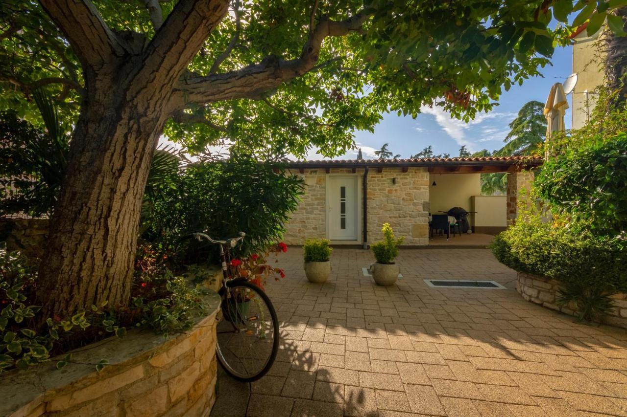 באלה Holiday Stone House מראה חיצוני תמונה