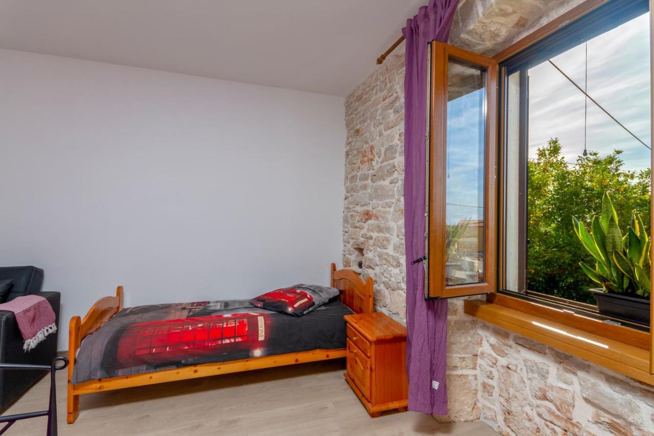 באלה Holiday Stone House מראה חיצוני תמונה
