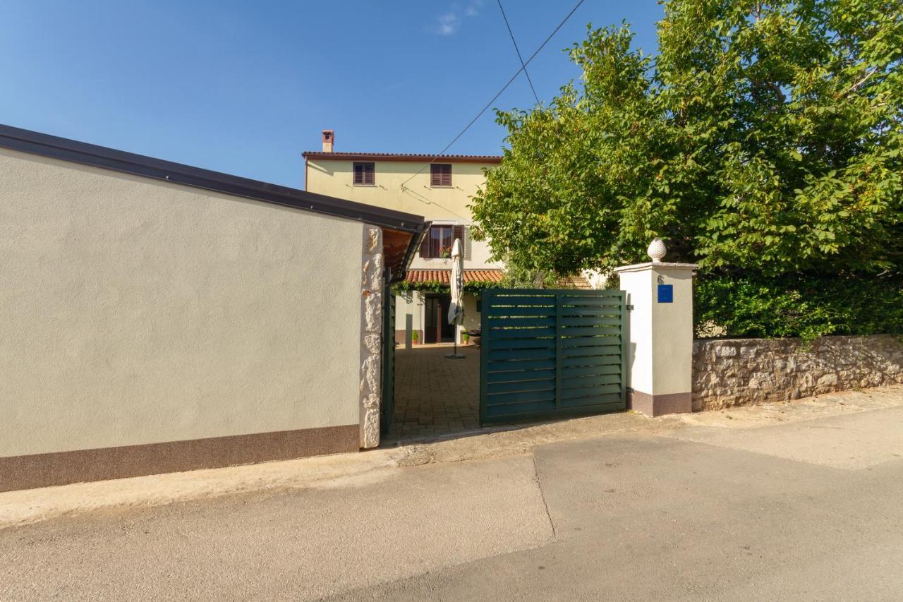 באלה Holiday Stone House מראה חיצוני תמונה